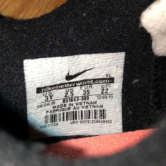 Nike children’s cleats - Picture 3 of 4